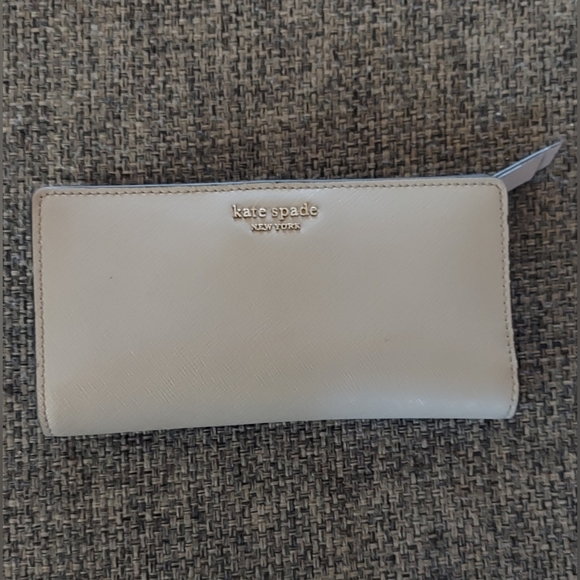 CLEARANCE!!! Kate Spade Snap Grey Wallet - Picture 8 of 9
